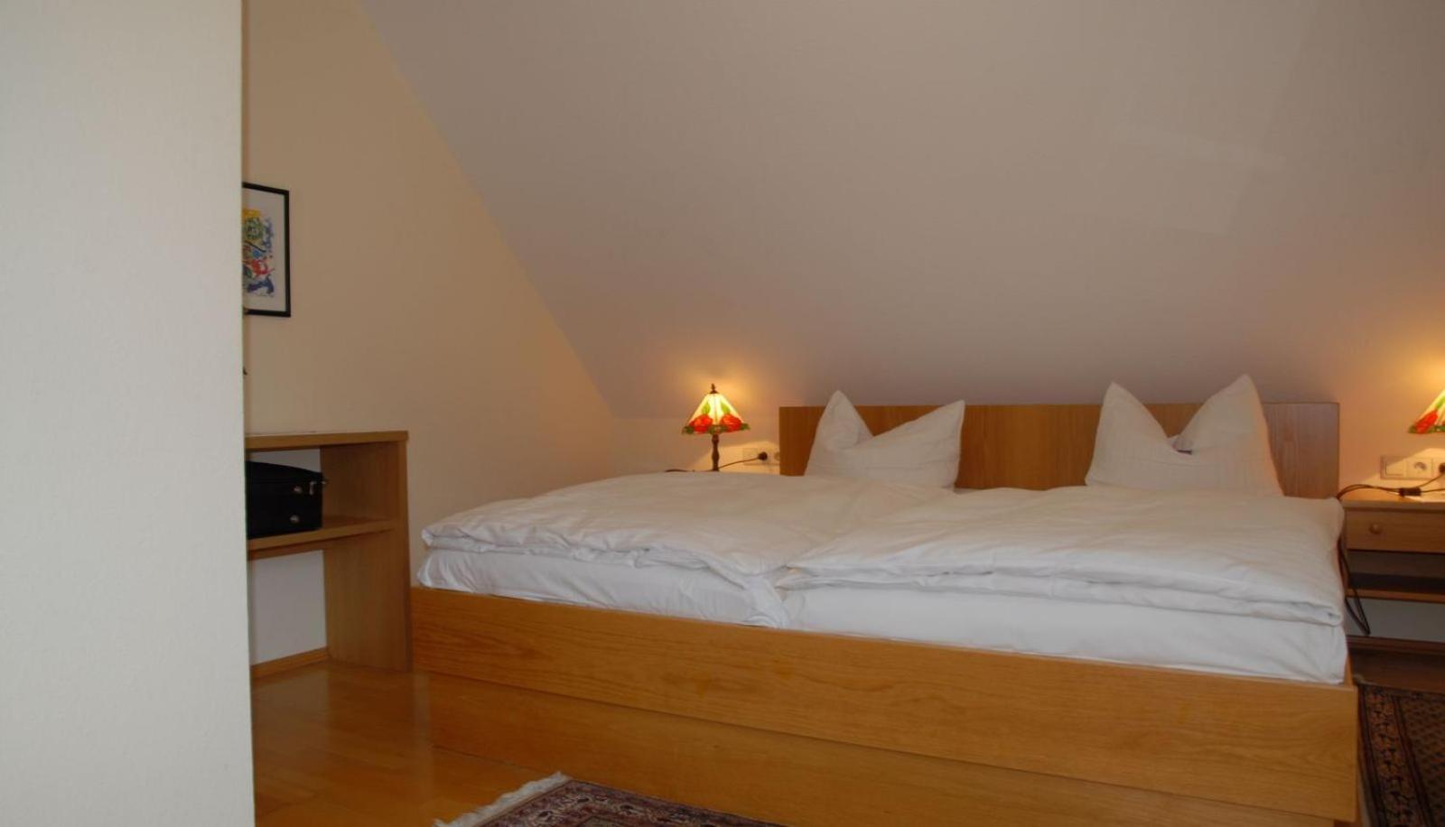 Hotel Garni Grottental Messstetten Exterior photo