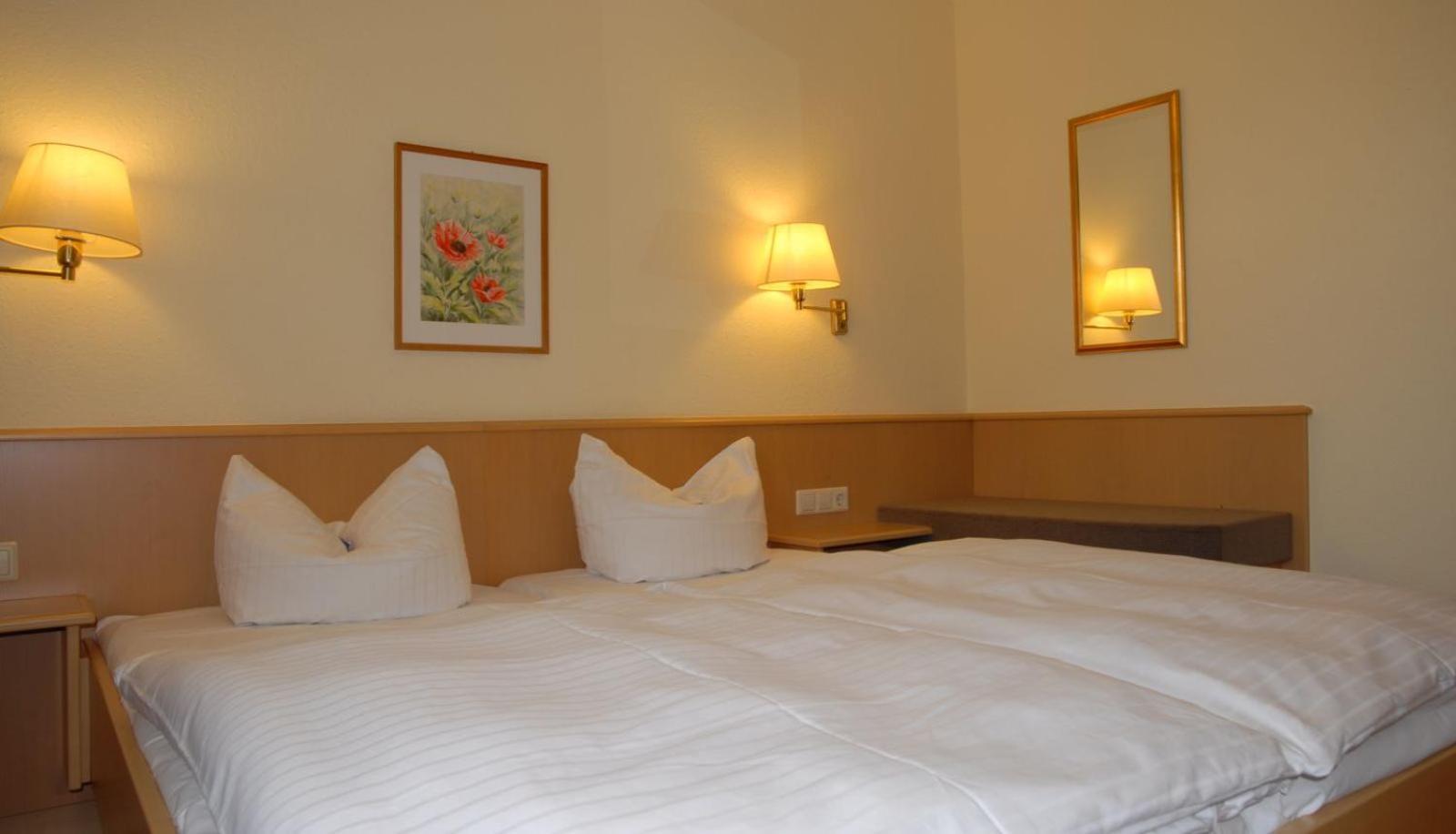 Hotel Garni Grottental Messstetten Exterior photo