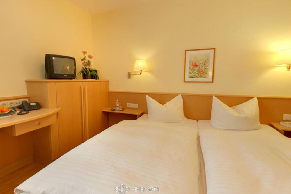 Hotel Garni Grottental Messstetten Exterior photo